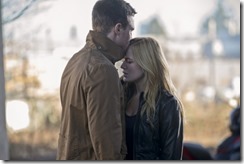 Arrow-season-2-episode-16-Oliver-and-Sara-e1394905854305[1]